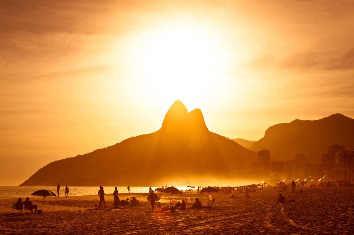 O verão tá no ar: Planejamento financeiro, saúde e diversão